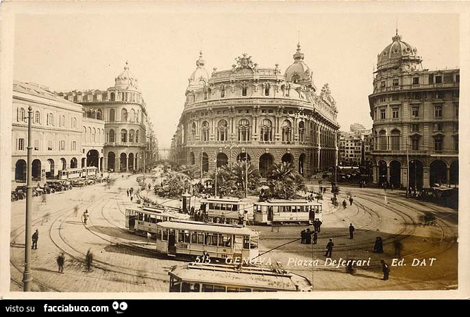 Vecchi tram a Genova