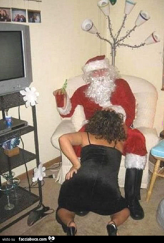 Babbo Natale si fa fare un pompino