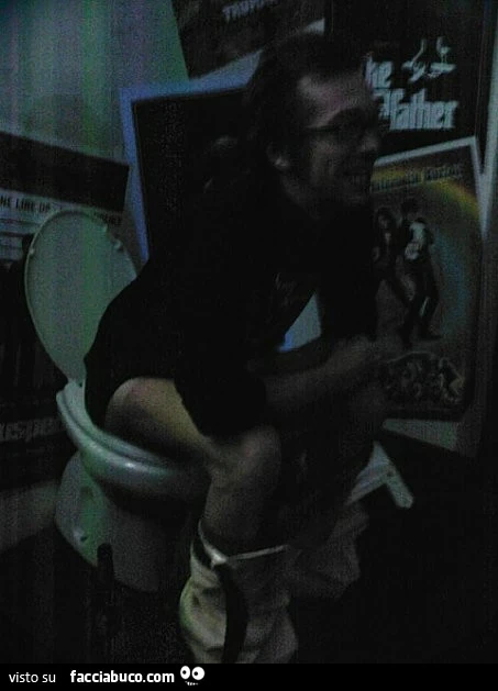 Baphomet1977 sul cesso