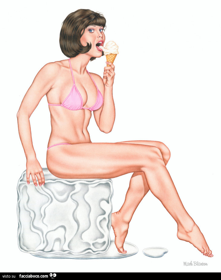 Donna in bikini lecca il gelato su cubo di ghiaccio